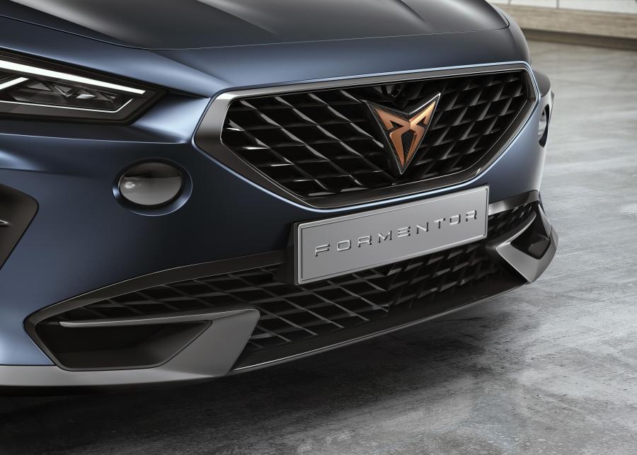 Детали экстерьера Cupra Formentor 2019 года  (фото 15 из 24)